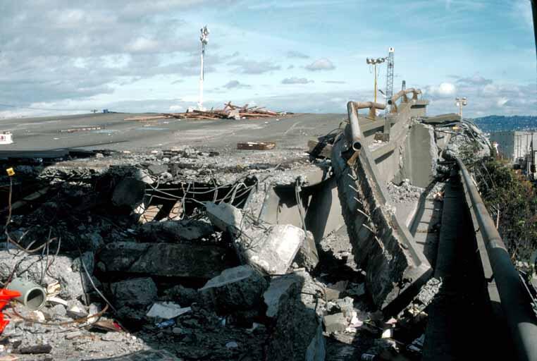 Image: Pancaked Upper Deck of Cypress viaduct