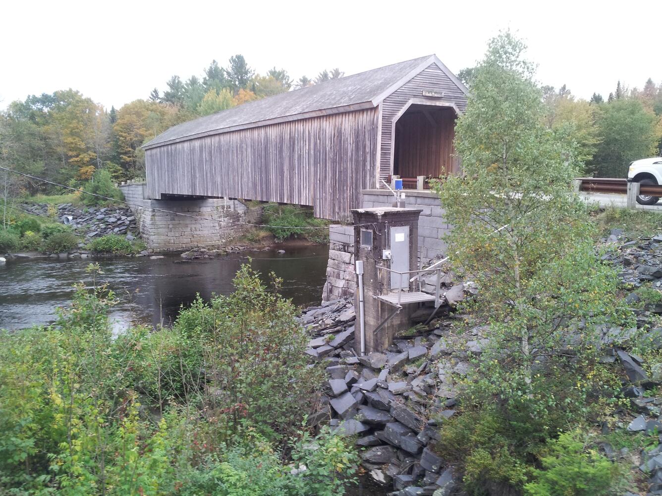 Image: USGS Gage At Covered Bridge