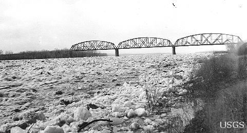 Image: Moving Ice on the Missouri River