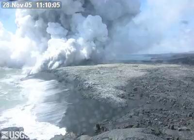 video thumbnail: East Lae'apuki Lava Delta Collapse (November 28, 2005)