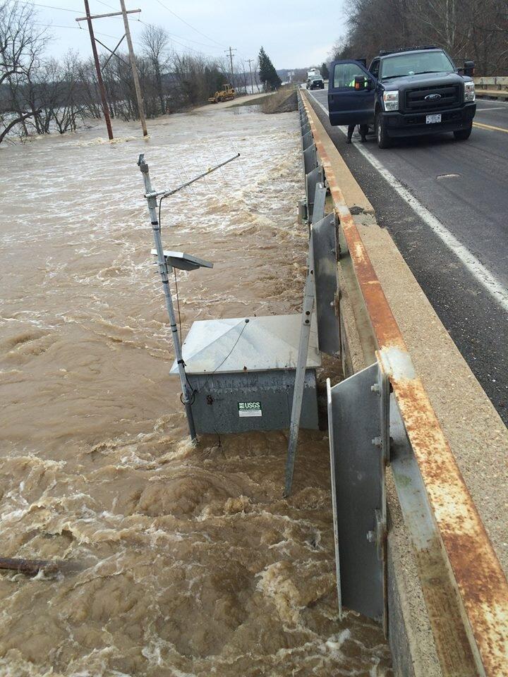 Image: Flooded Streamgage on the Gasconade River