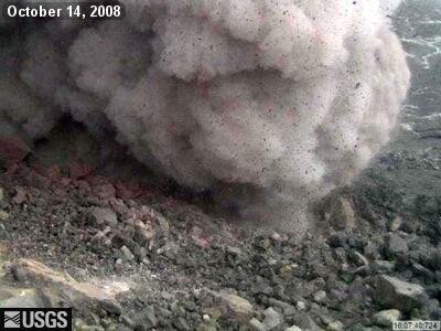 video thumbnail: Halema'uma'u Explosive Eruption (October 14, 2008)
