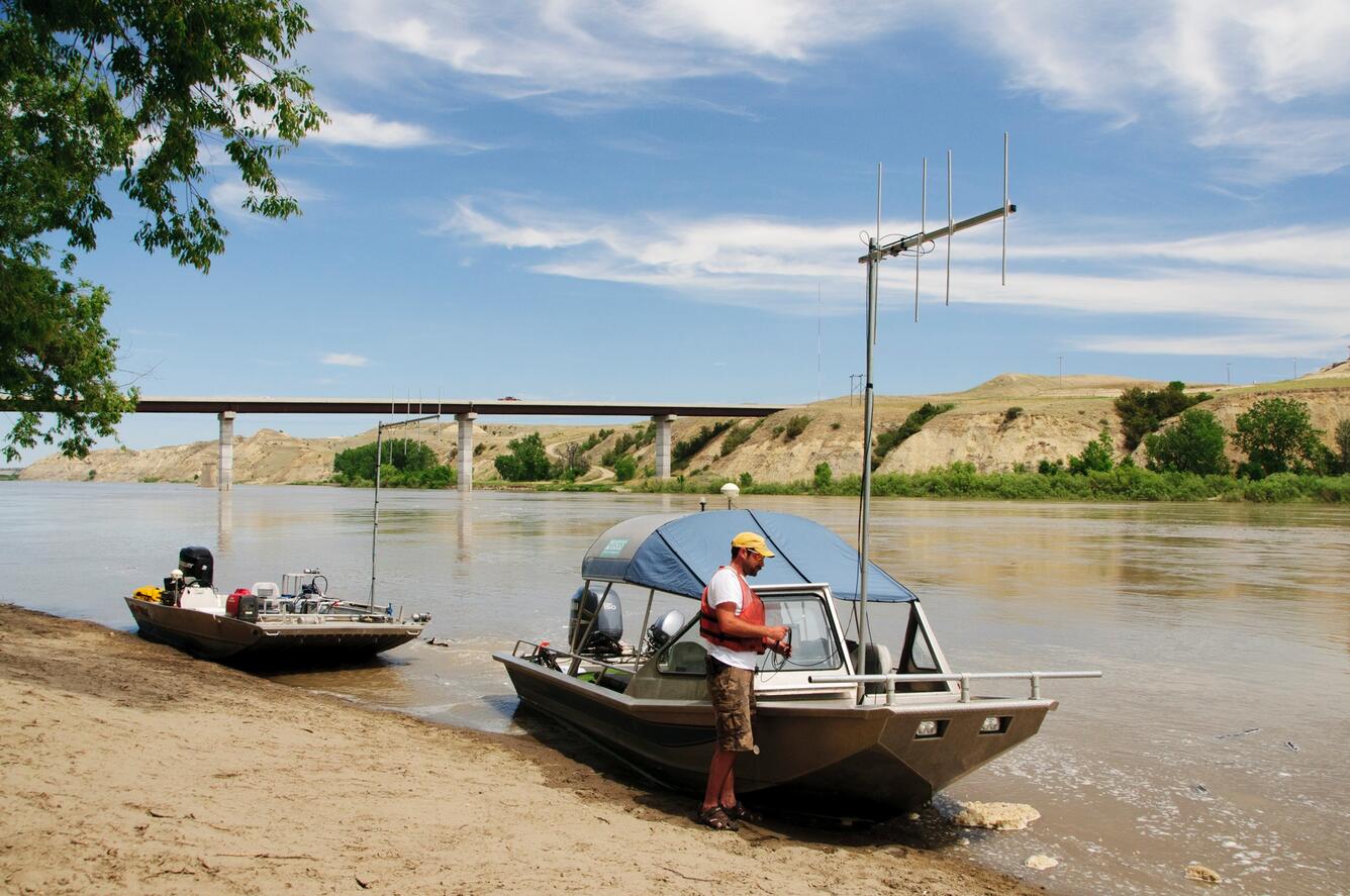 Image: Preparing Research Boats to Track Tagged Pallid Sturgeon