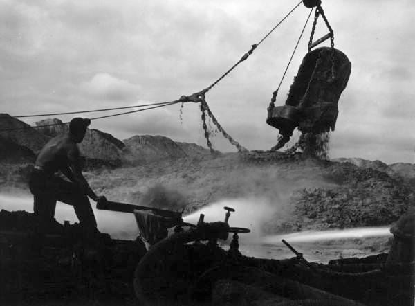 Image: Historical Phosphate Mining, in Peace River, Fl