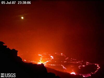 video thumbnail: Drainback Event During Refilling of Pu'u 'O'o Crater (July 5-6, 2007)