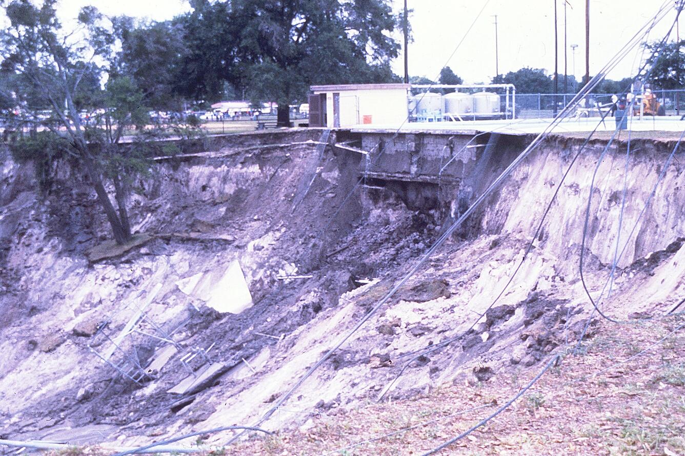 Image: Winter Park Florida Sinkhole of 1981