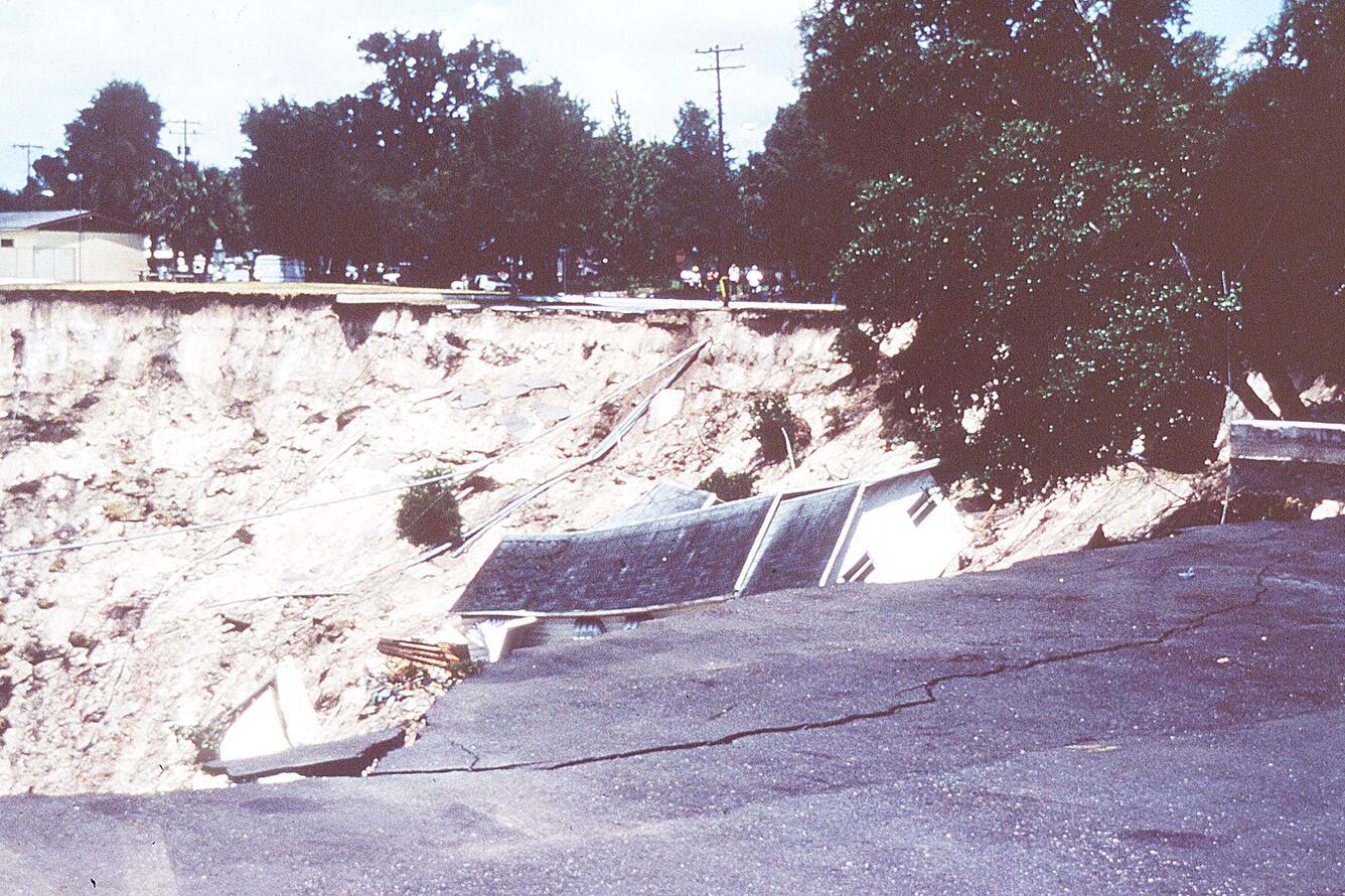 Image: Winter Park Florida Sinkhole of 1981