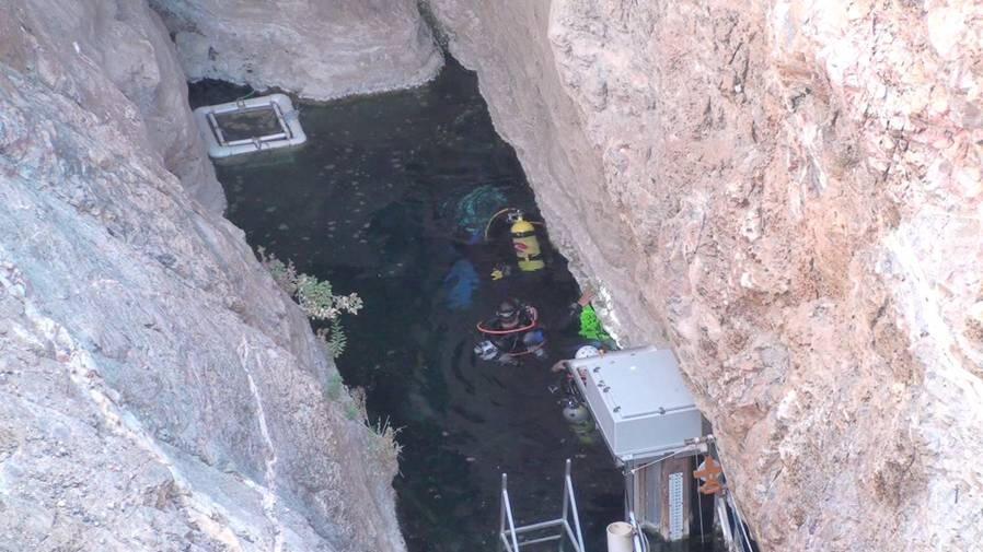 Image: Divers at Devils Hole