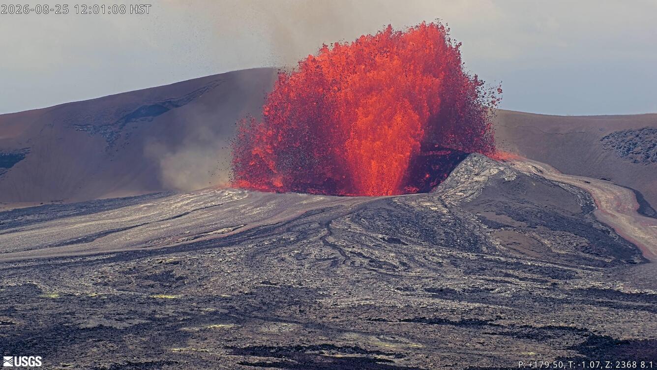Color webcam image of lava fountain eruption