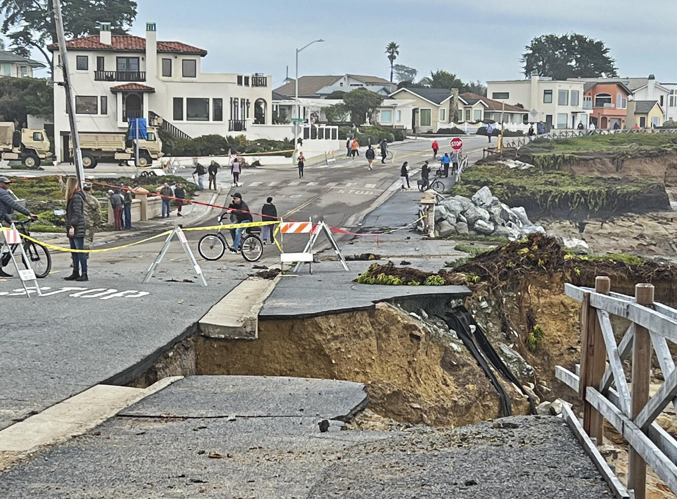 Photo of coastal bluff failure in Santa Cruz