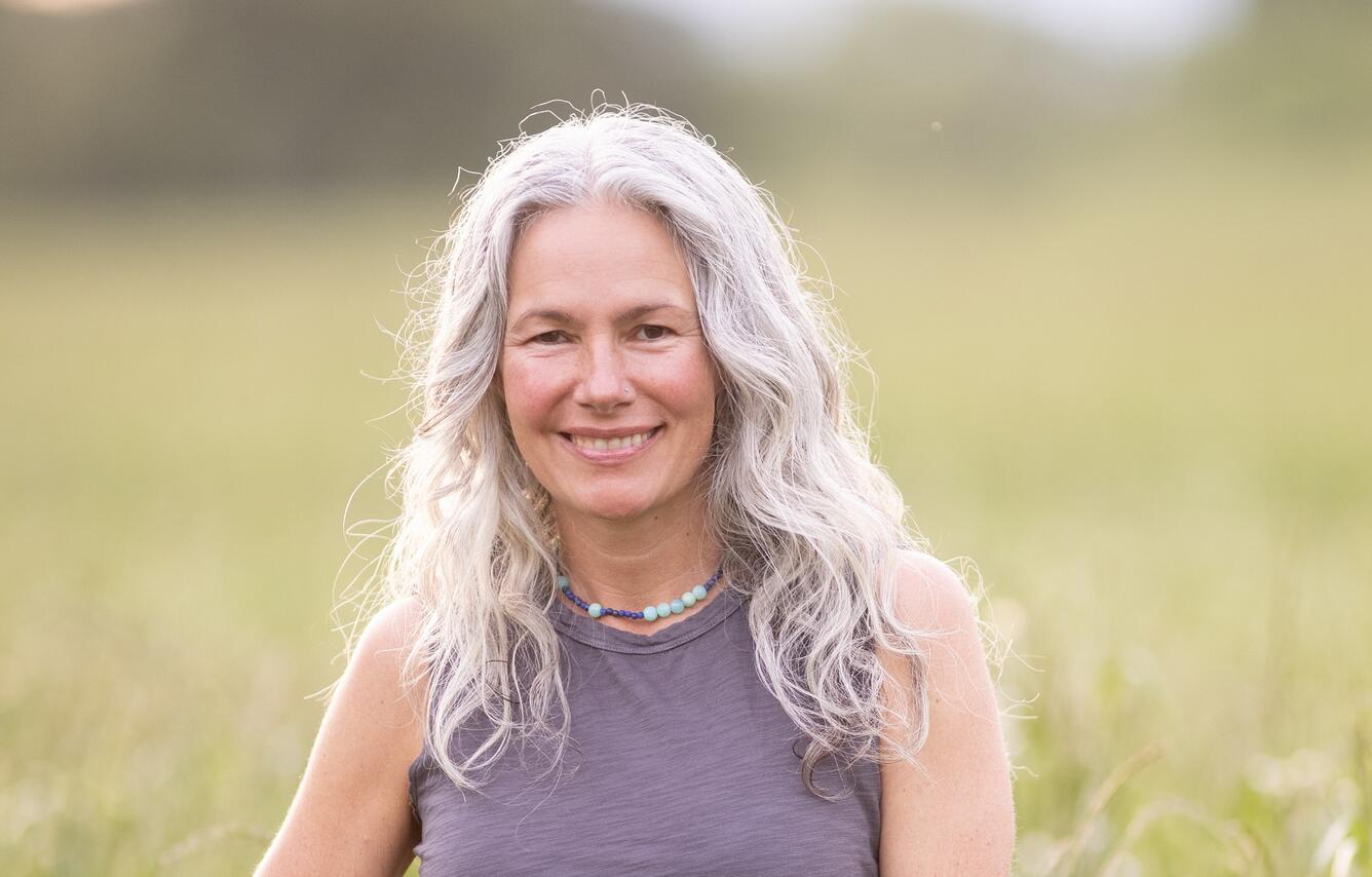 Headshot of Elise Elliott-Smith