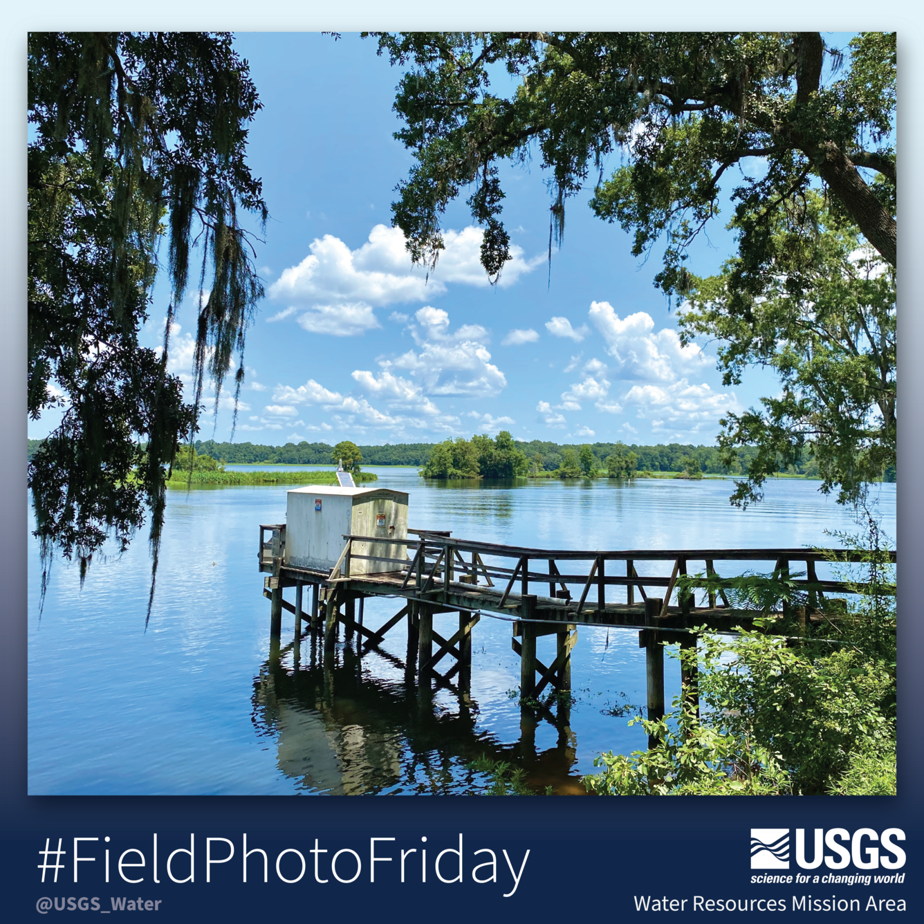 Photograph of USGS gage number 02172020 on the Cooper River at Pimlico, SC on a sunny day.