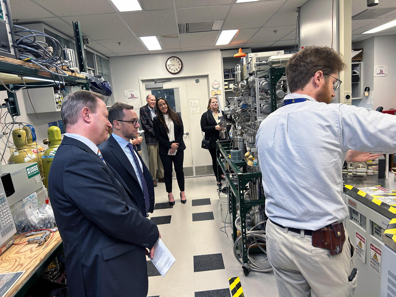 Geoscience Australia senior leaders visiting USGS Groundwater Age Dating Laboratory