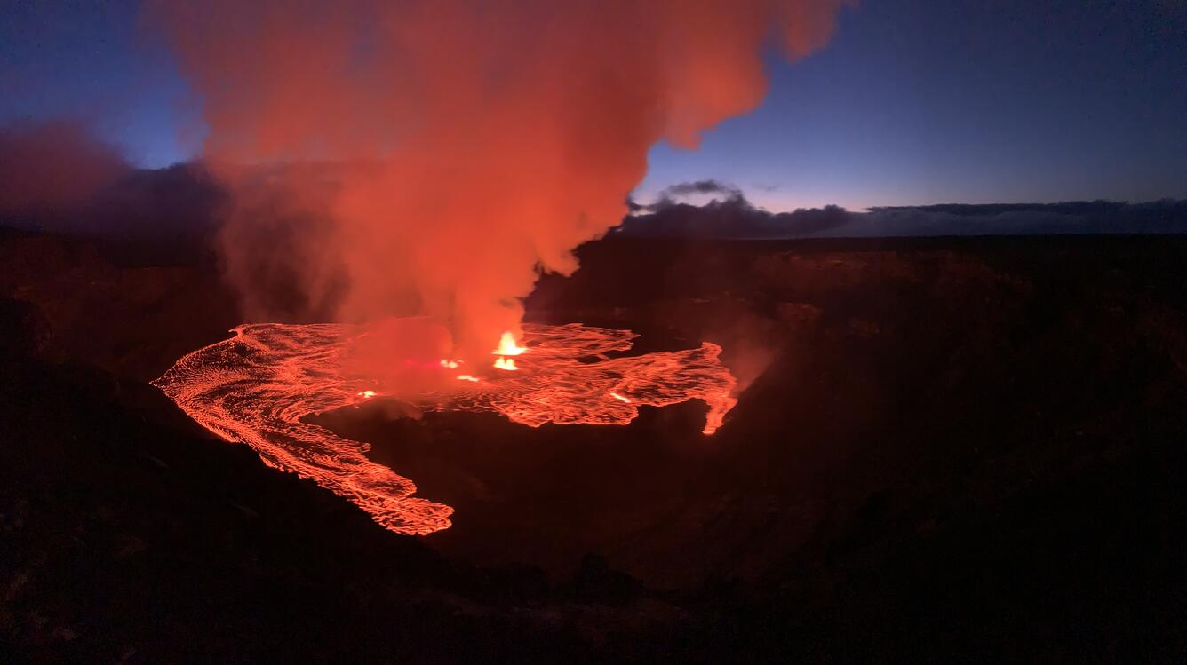 lava in Halemaʻumaʻu crater