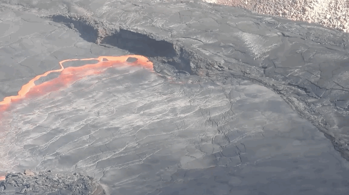 Animated GIF showing lava front moving quickly.