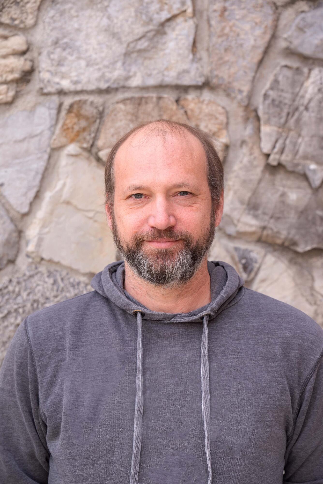 Aaron Aunins headshot