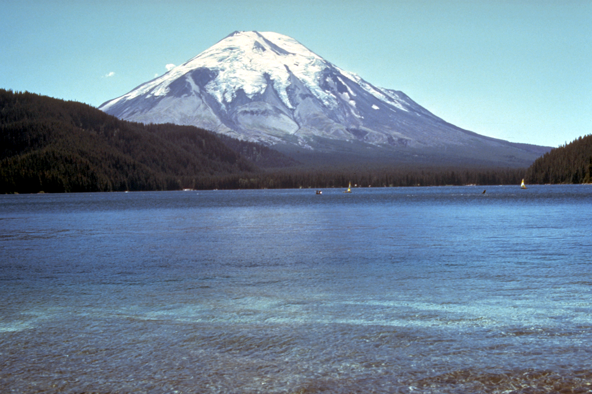 picture of Mt. Saint Helens before the 1980 eruption