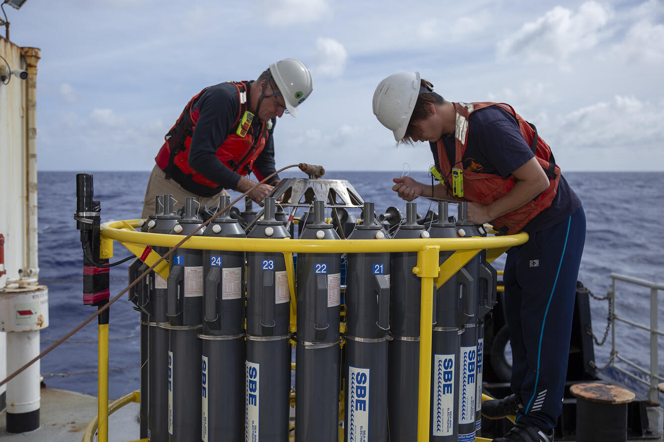 Preparing the CTD rosette during the Hawaii Abyssal Nodules Expedition