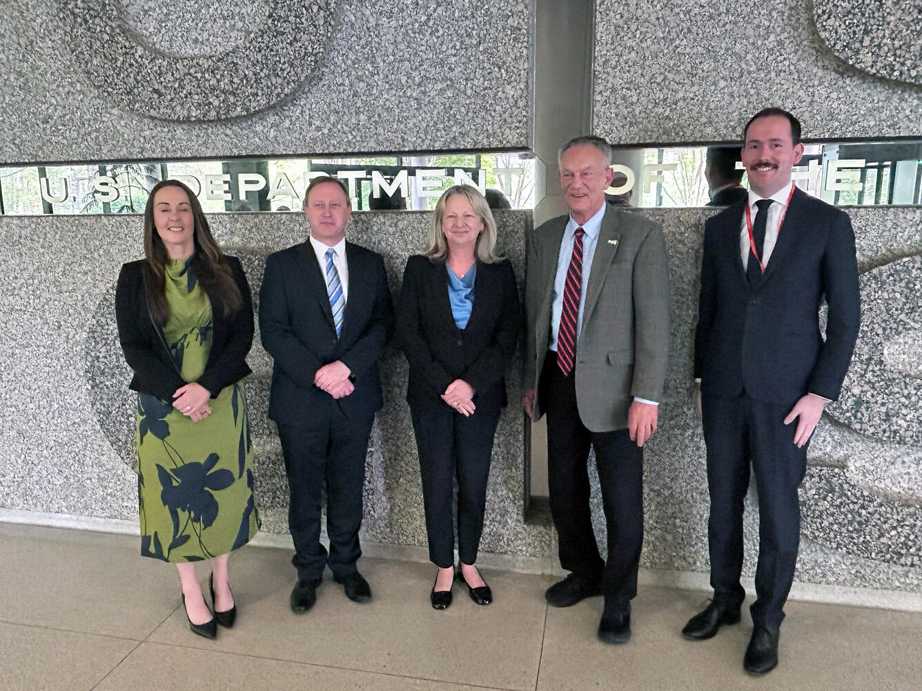 USGS Director meets with Geoscience Australia delegation