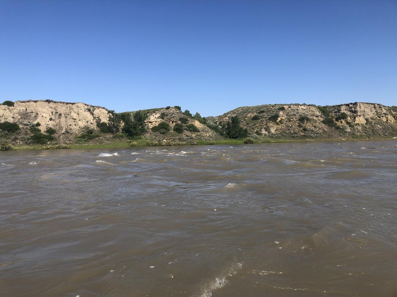 photo of the Yellowstone River 