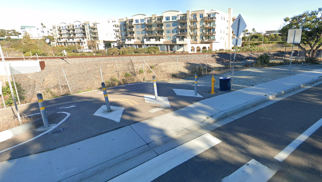 Screenshot from Google Street View ™ of San Luis Rey River Trail entry location #2.