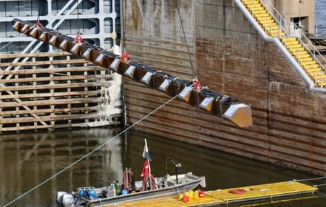 USGS and Partners install Underwater Acoustic Deterrent System in Lock 19 on the Mississippi River