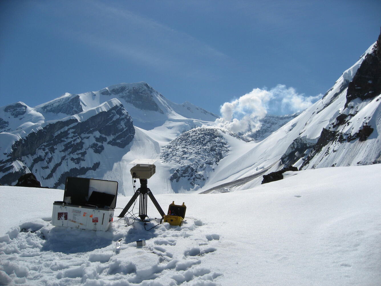 UV Camera Measuring SO2 Emissions