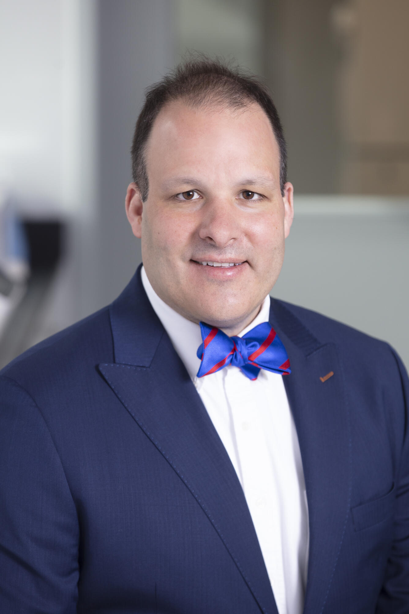Dr. Derek Bussan staff profile photo