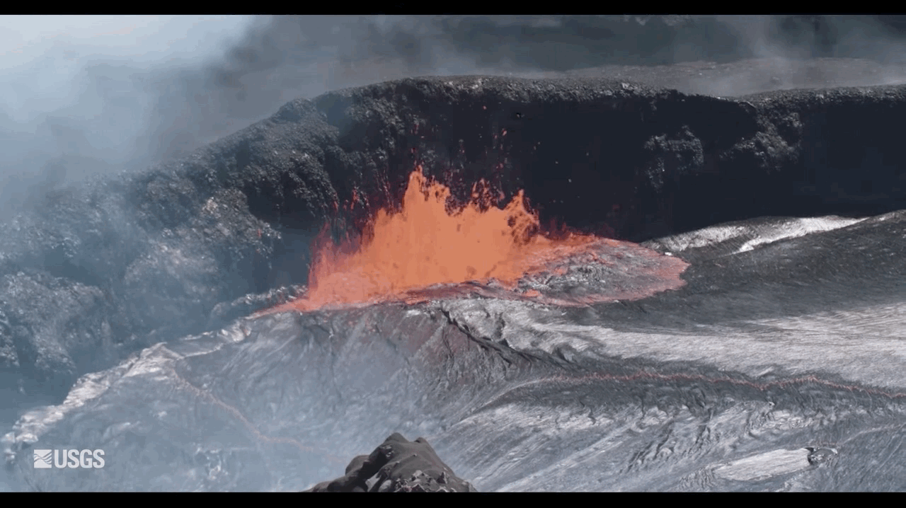 Animated GIF of lava bubbling up from a volcano in Hawaiʻi
