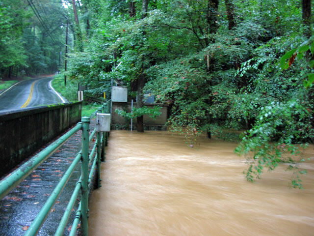 September 2009 Flooding Nancy Creek at West Wesley Rd., Atlanta (02336410)