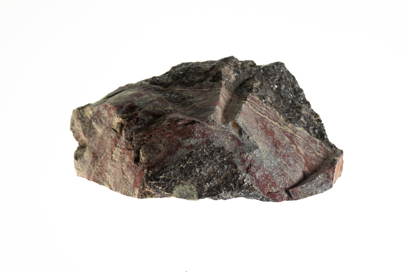 USGS mineral specimen of sphalerite with serpentine.