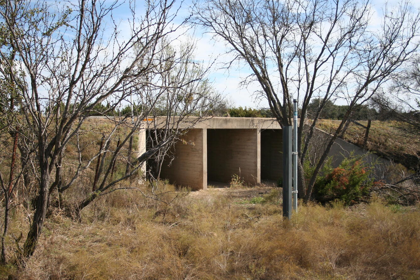 Crest stage gage
