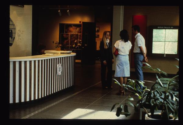 Color photo of USGS EROS lobby in 1981