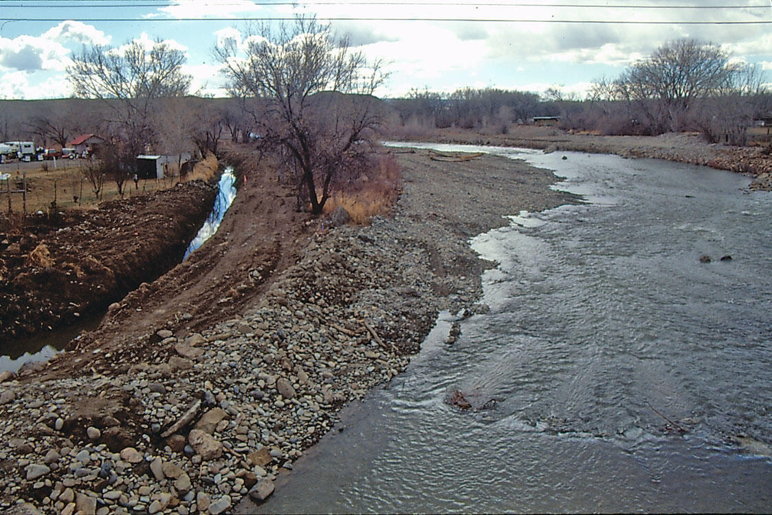 North Fork Gunnison River near Hotchkiss, March 2000