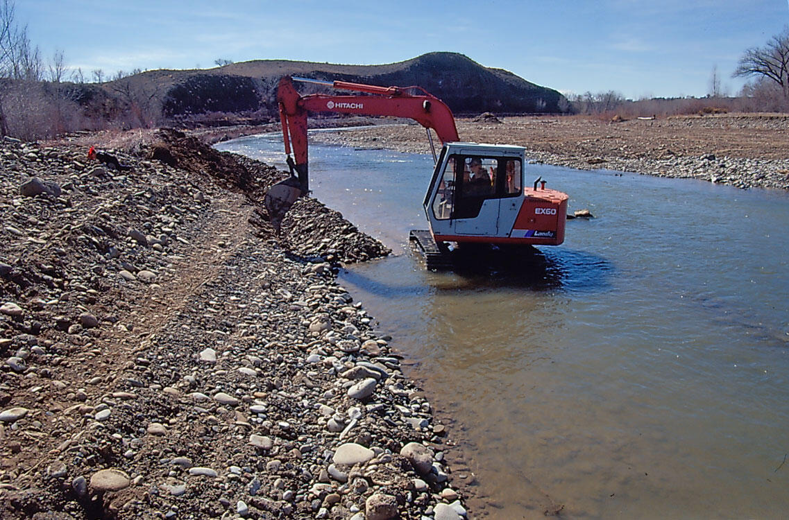 North Fork Gunnison River near Hotchkiss, March 2000