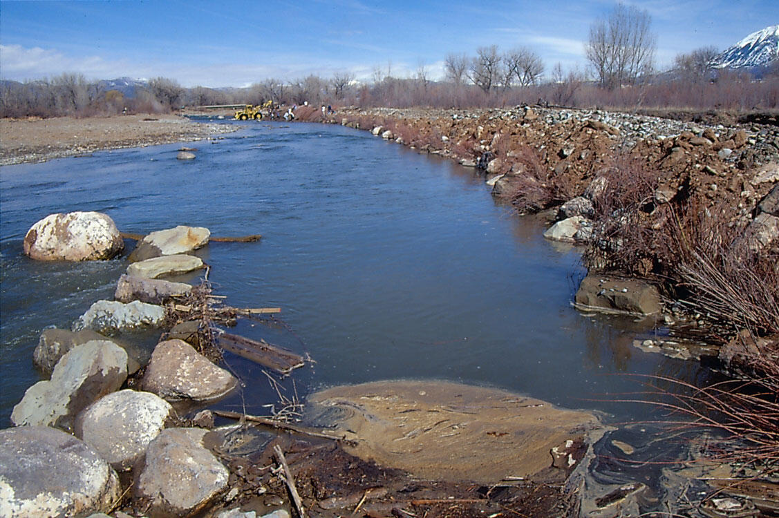 North Fork Gunnison River near Hotchkiss, March 2000