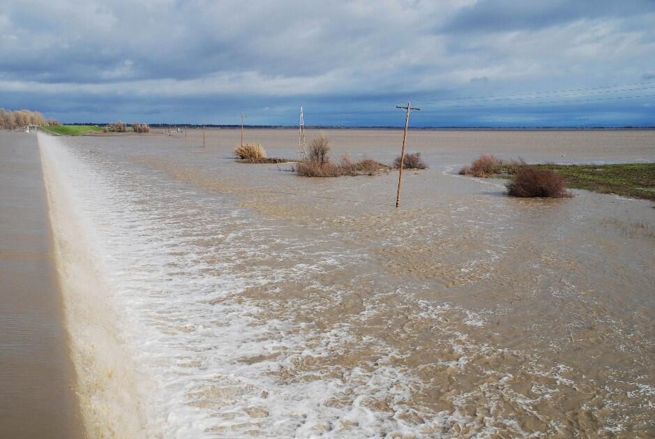 A picture of a spillway of Cache Creek into Yolo Bypass