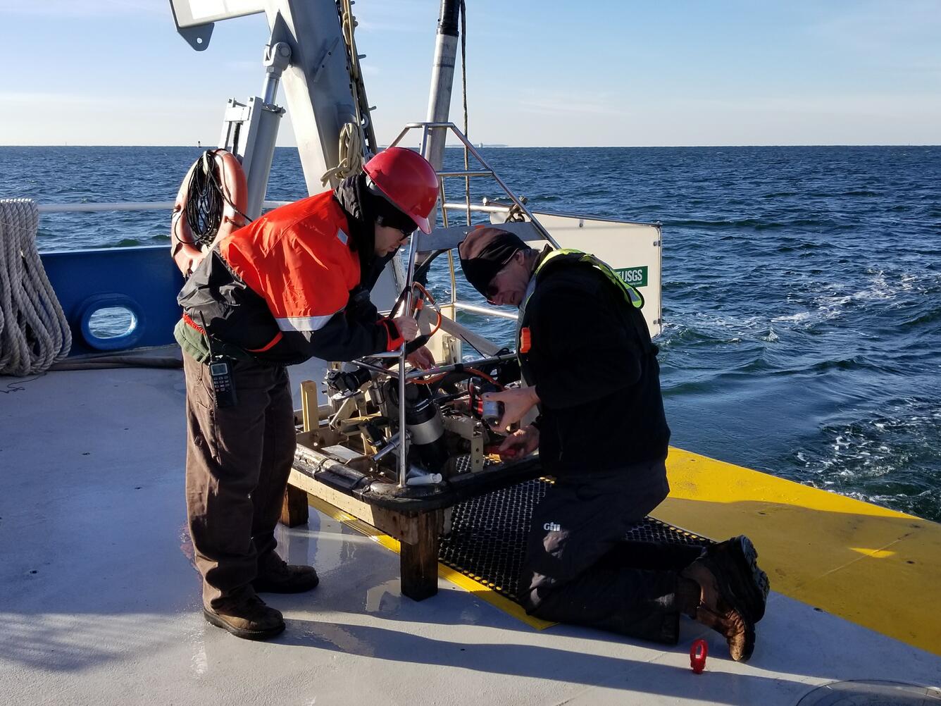 image of the SeaBOSS and USGS personnel on the fantail of the R/V Connecticut on Long Island Sound