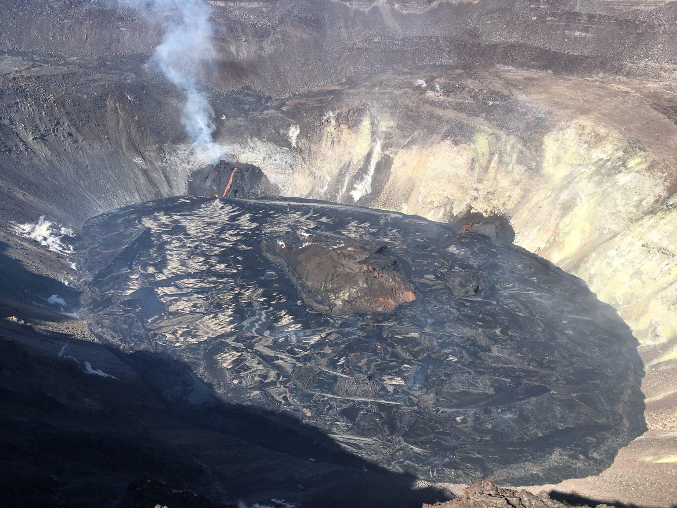 Aerial photograph of Halema‘uma‘u crater, within Kīlauea Volcano