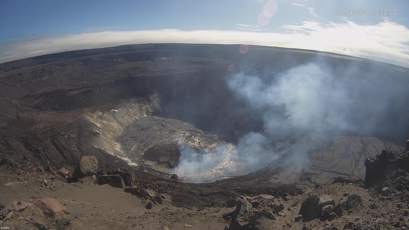 Kīlauea Volcano’s summit eruption image from the KWcam webcam taken this morning, January 4 at 9:30 a.m. HST.