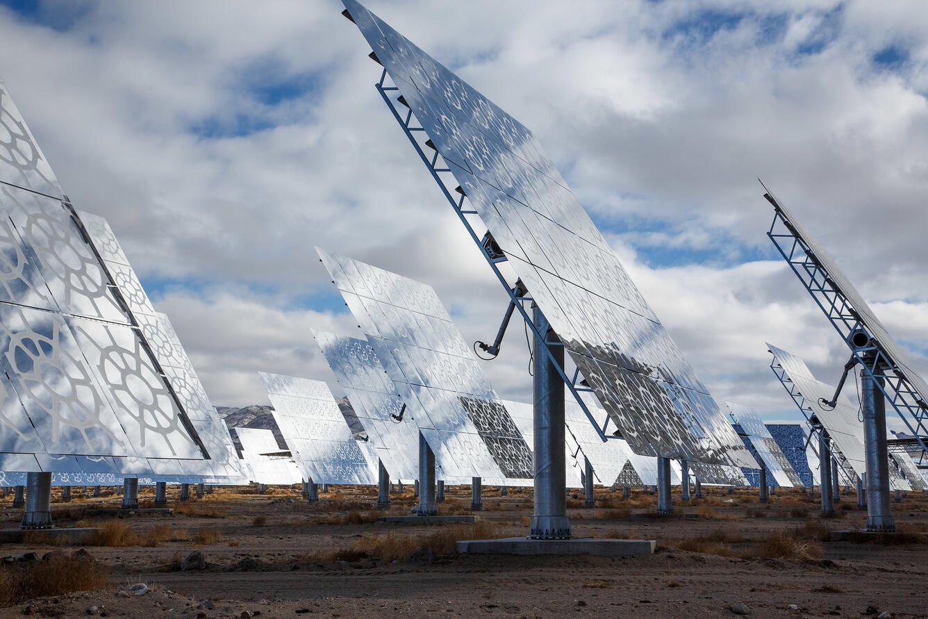 Heliostat array with patterns of early morning frost at the Crescent Dunes facility, Nev.