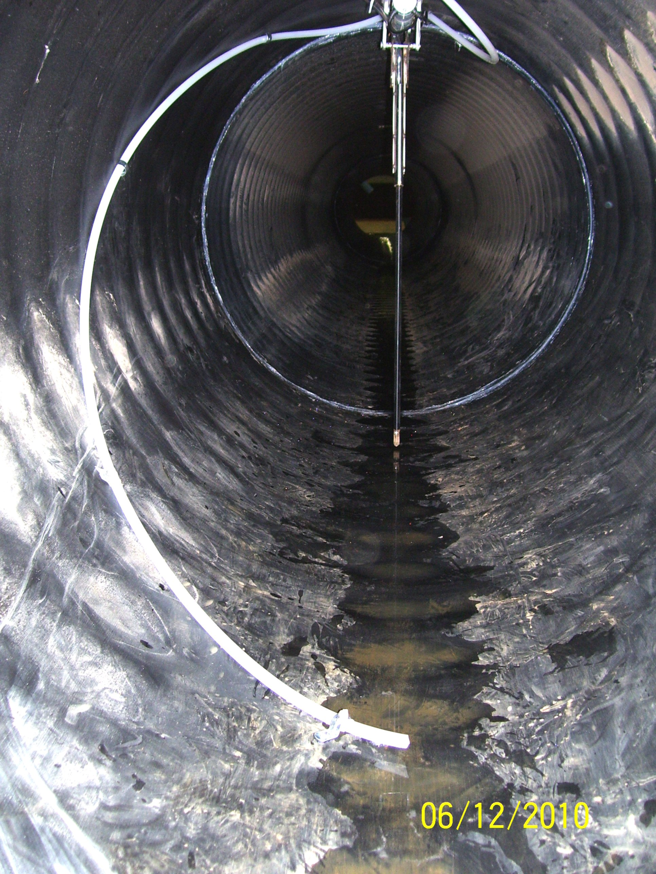 Apparatus that assists collection of stormwater quality samples