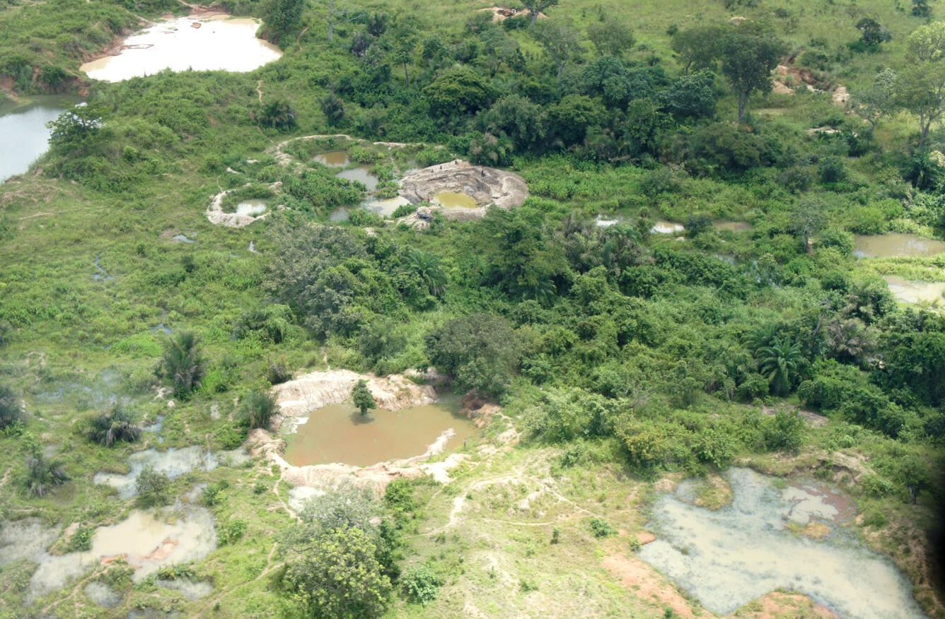 Aerial image of large active and inactive ASM pits.