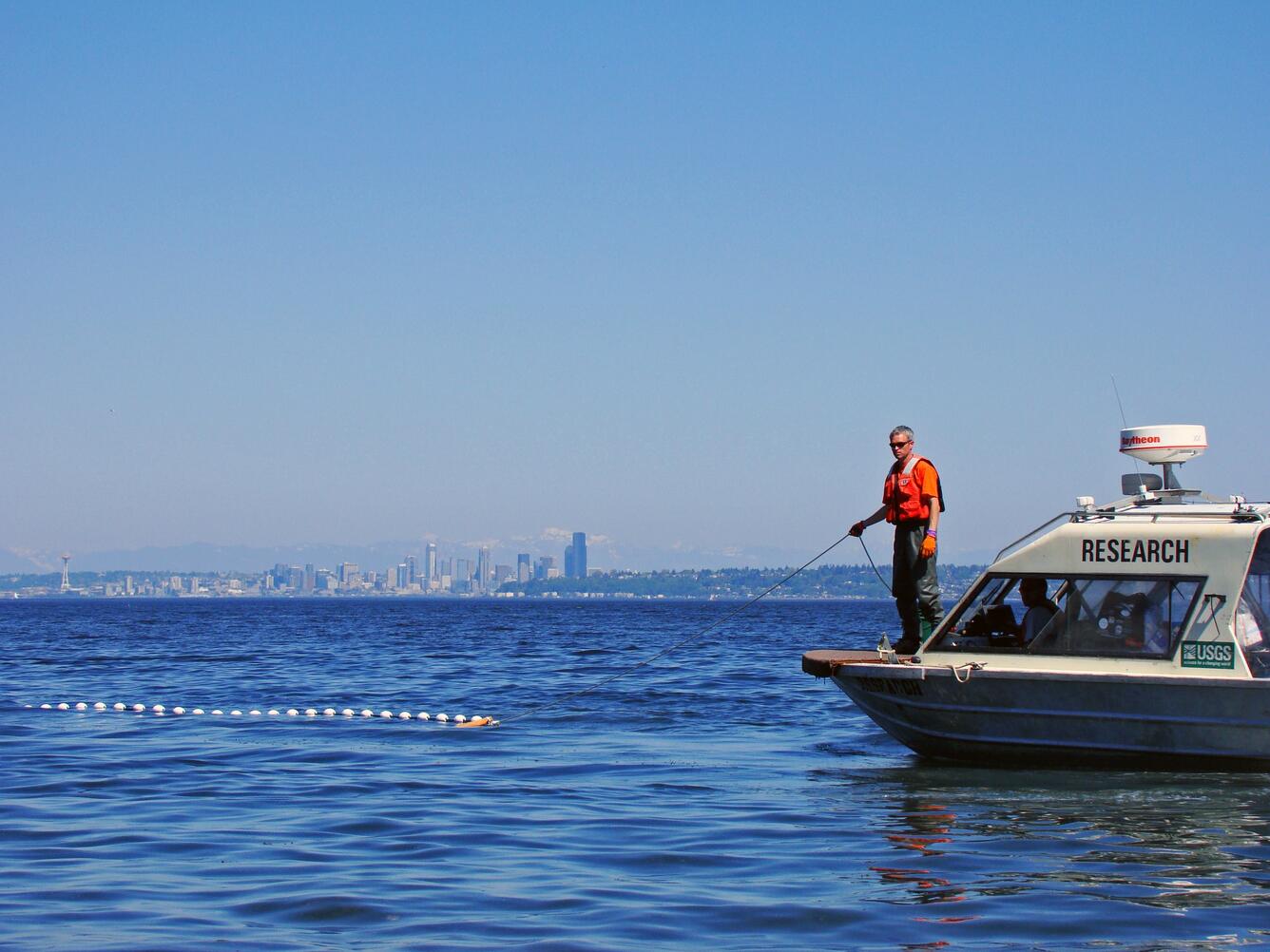 Deploying a beach seine