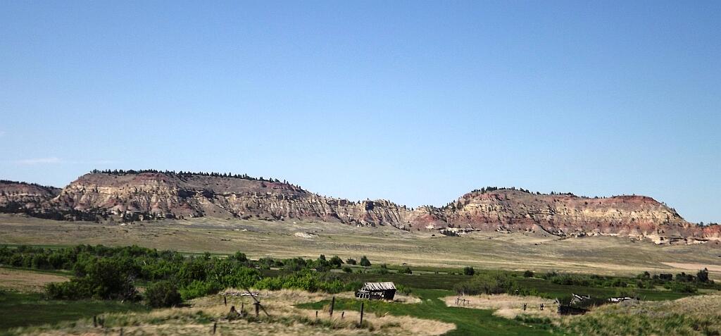 Clinker capped Tongue River Formation near Lame Deer, Montana