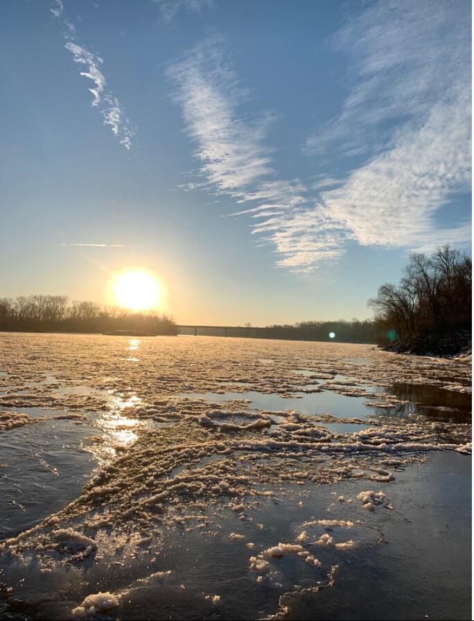 Photo of icy Kansas River at DeSoto