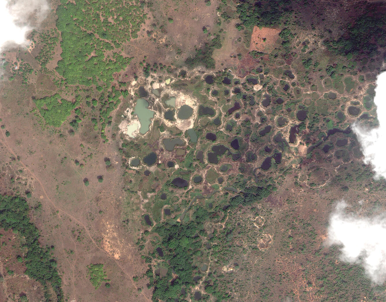 A high resolution satellite image of an ASM site in Côte d’Ivoire