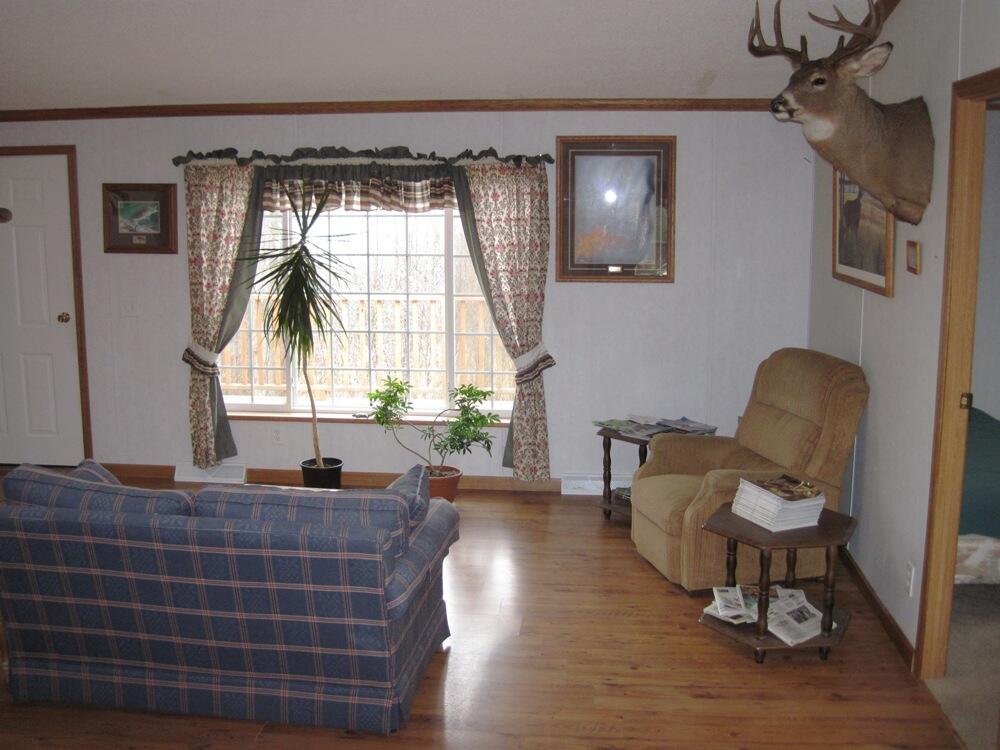 Accommodations for visiting scientists at Shingobee Field Station (living area).