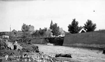 Fall River in Hot Springs, SD, on August 3, 1922