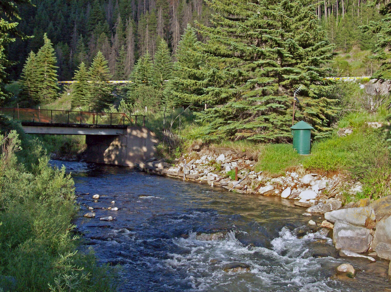 streamflow gage USGS 09065500 GORE CREEK AT UPPER STATION, NEAR MINTURN, CO.